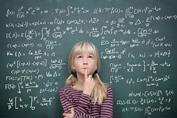 What are the question types of the AMC12? What are the differences between Version A and Version B? How to improve problem-solving speed?